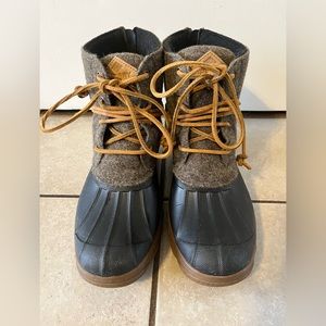 Sperry size 7 Women’s Duck Boot